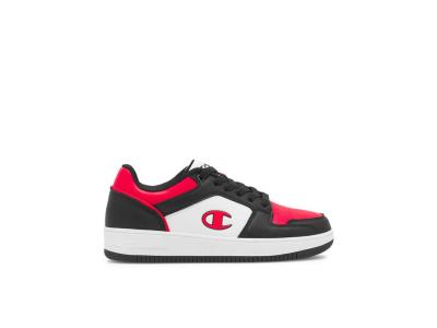 So wählen Sie Kindersportschuhe, Sneakers und Alltagsschuhe nach Alter und Saison aus