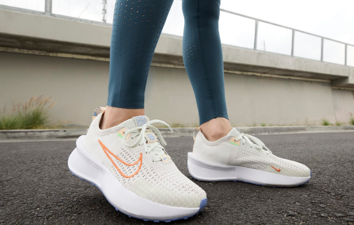 Sportliche weiße Laufschuhe für Damen von modora.at Sportliche weiße Laufschuhe für Damen von modora.at